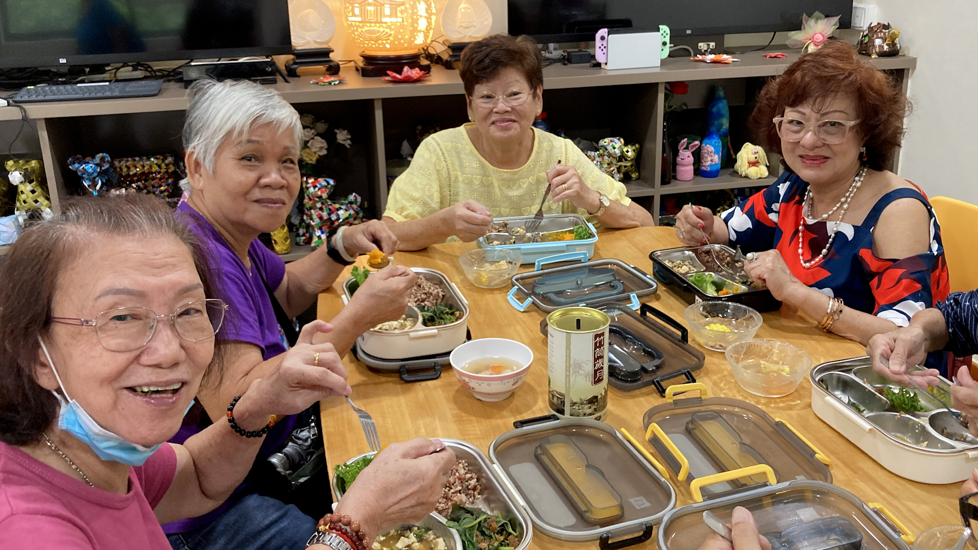 SEEN Hosts a 10-Day Vegetarian Workshop to Promote Meatless Diet